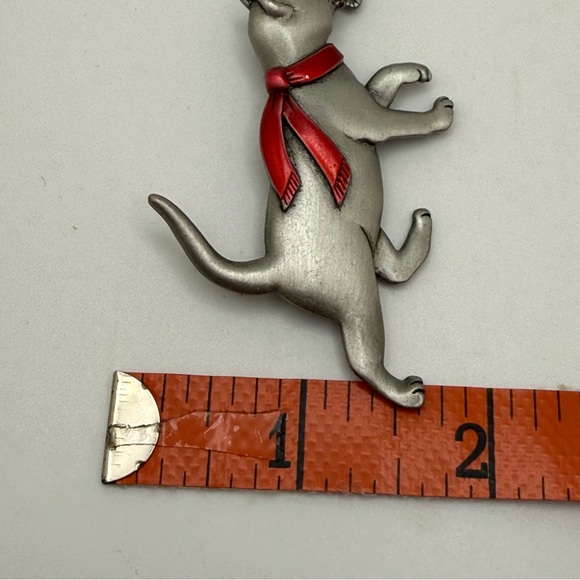 Vintage JJ Jonette Christmas Cat Thief Present Silver Tone Brooch Pin Signed - Picture 9 of 9